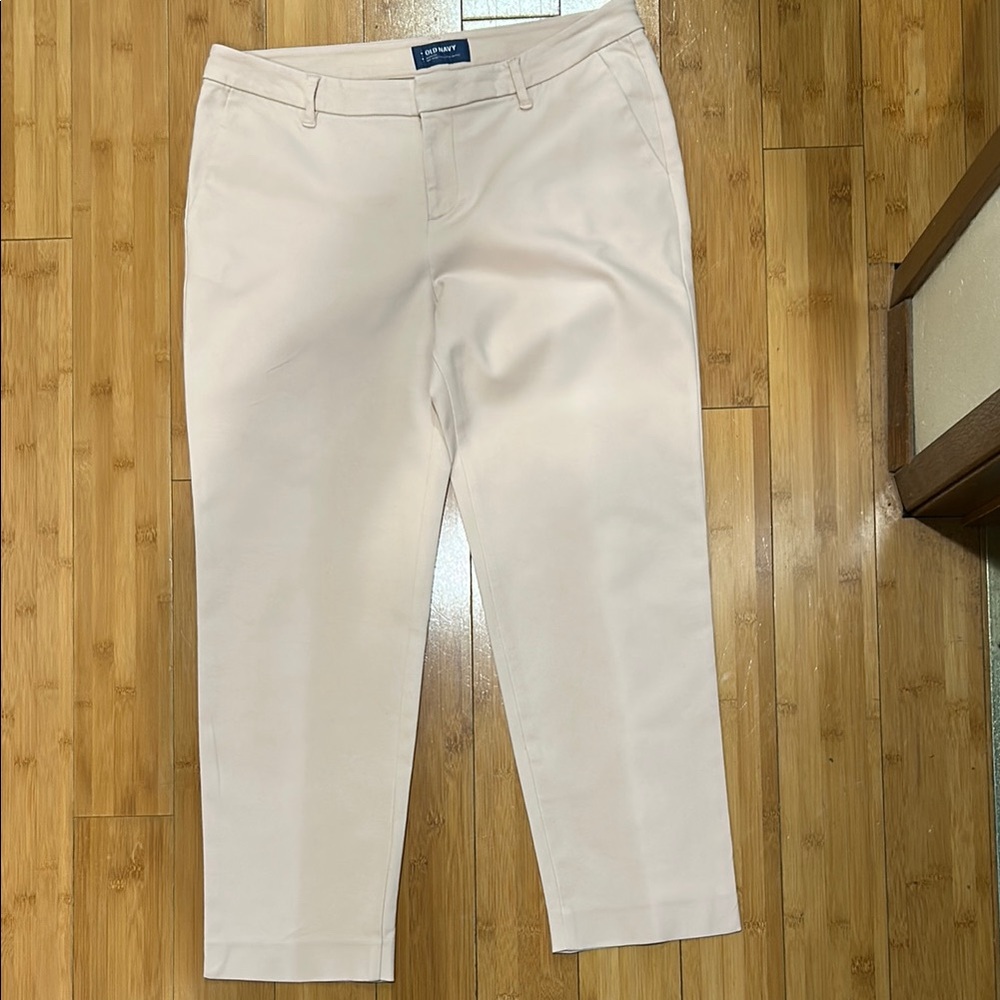 Old Navy Harper size 8 regular, very light pink, side seam pockets, mid rise ,